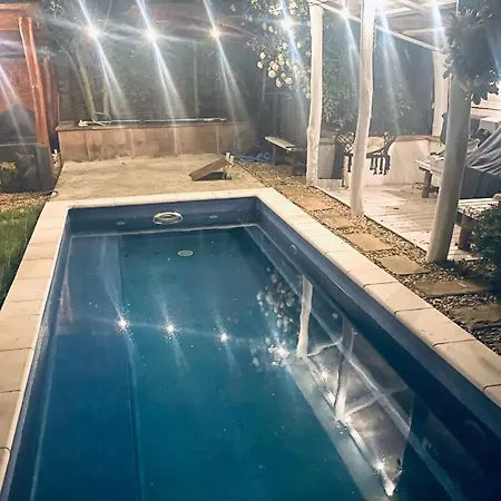 Modern House In With Pool Budapest