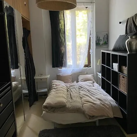 Modern House In With Pool Апартаменты